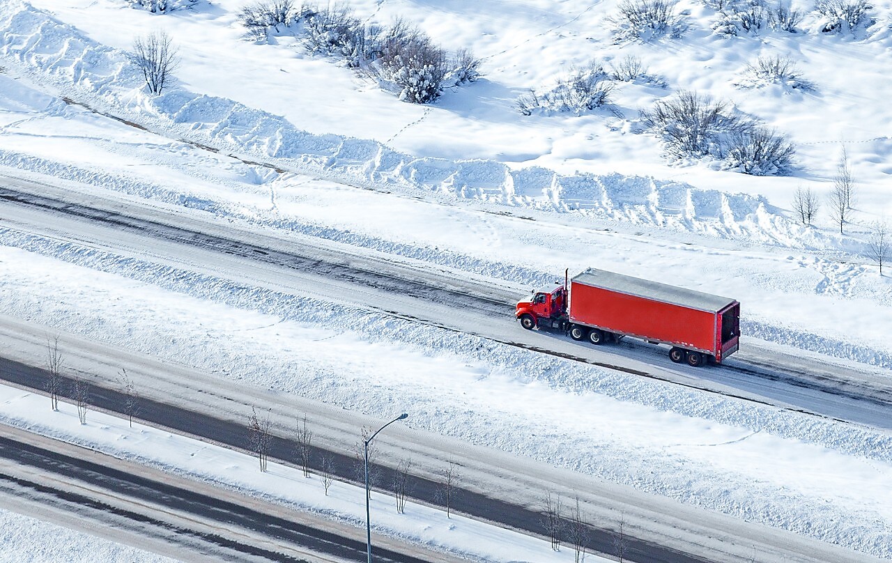  4 Trucking Resources Every Trucker Needs on the Road