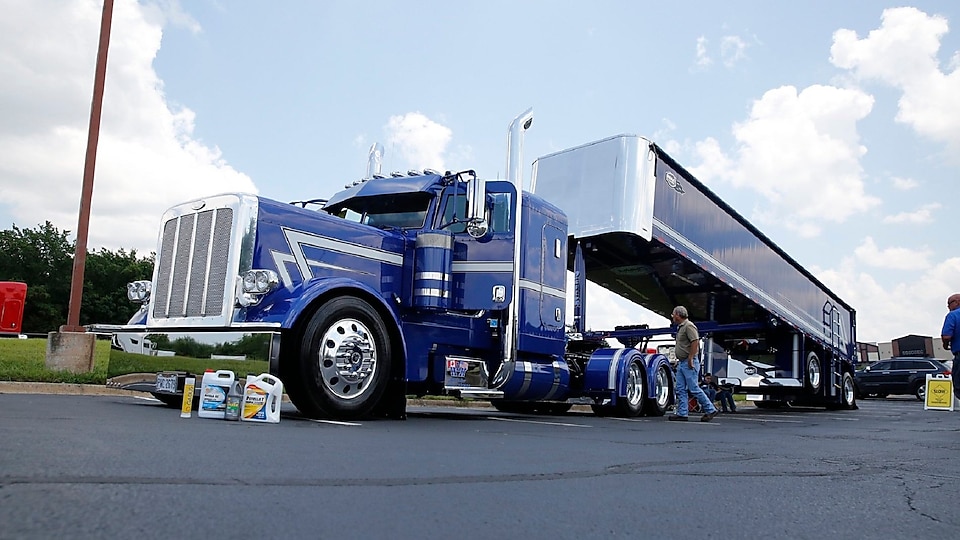 Working Truck - Limited Mileage - Luke Leister - Pierpont, OH - 2015 Peterbilt 389; 2017 Mac End Dump