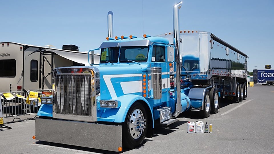 Brandon Smith - Tractor/Trailer Division 2nd Place - 1996 Peterbilt 379 - Raleigh, NC