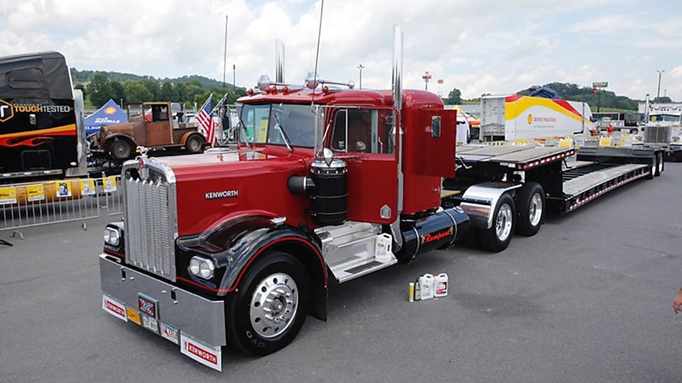 Les Brown – Classic 2nd  Place - 1966 Kenworth W900A - Spring Hope, NC