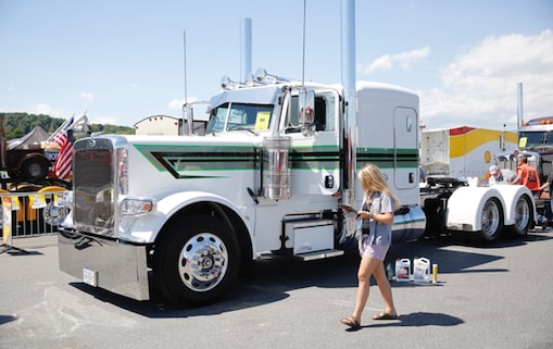 michael-manuel-non-working-show-truck