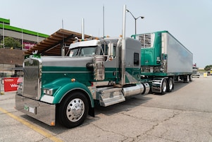 Photo of Tarik A's vehicle, 2023  W900L
