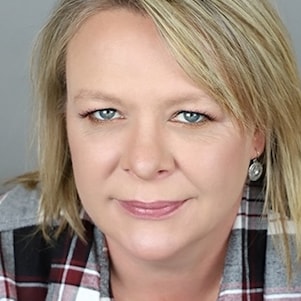 Jami Jones is one of the Shell Rotella® SuperRigs judges. Come see the annual truck beauty compition for trucks that are actively working on the road.