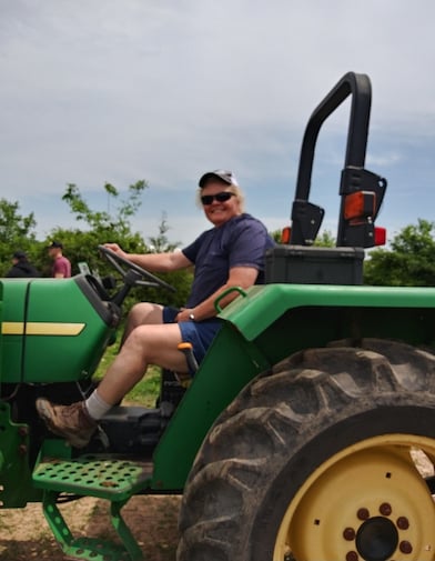 Dr. Dana Price 1992 John Deere 5200